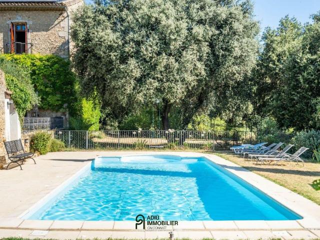Maison 12 pièces 400 m²