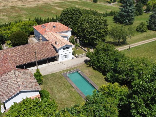Maison 15 pièces 406 m²
