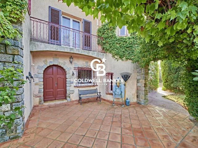 Maison 15 pièces 427 m²