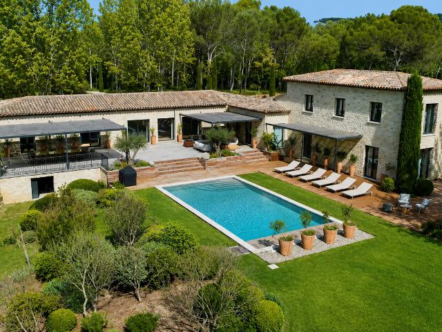 Maison 15 pièces, 520 m² à louer à Aix en Provence 13100