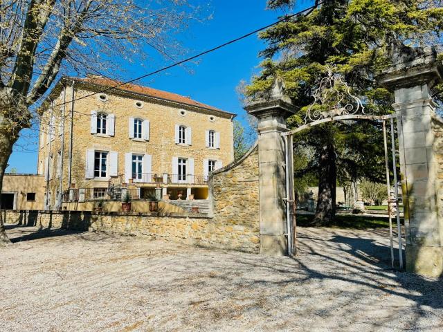 Maison 15 pièces 684 m²