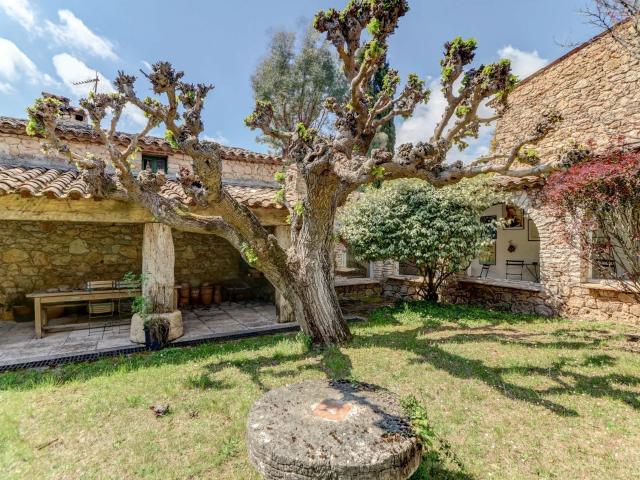 Maison 15 pièces 600 m²