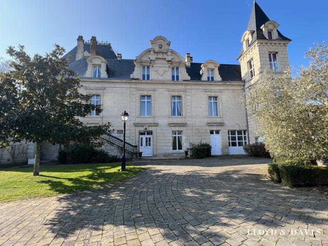 Maison 15 pièces 710 m²