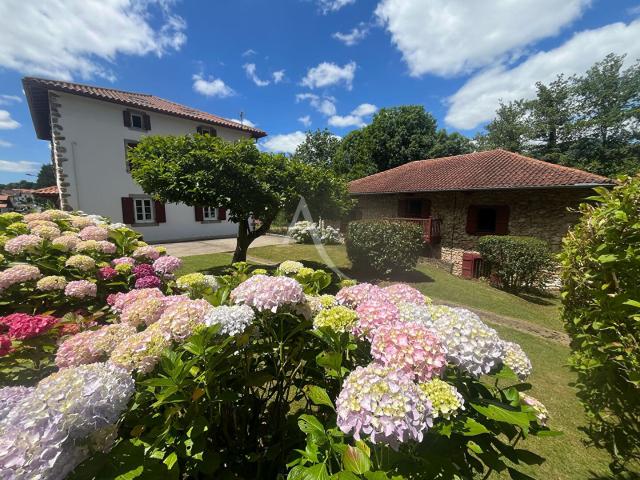 Maison 15 pièces 719 m²