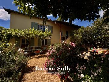 Maison 169 m2 terrain paysagé 750 m2 piscine traditionnelle, aux portes de Lyon