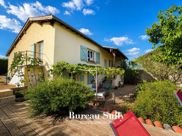 Maison 169 m2 terrain paysagé 750 m2 piscine traditionnelle, aux portes de Lyon