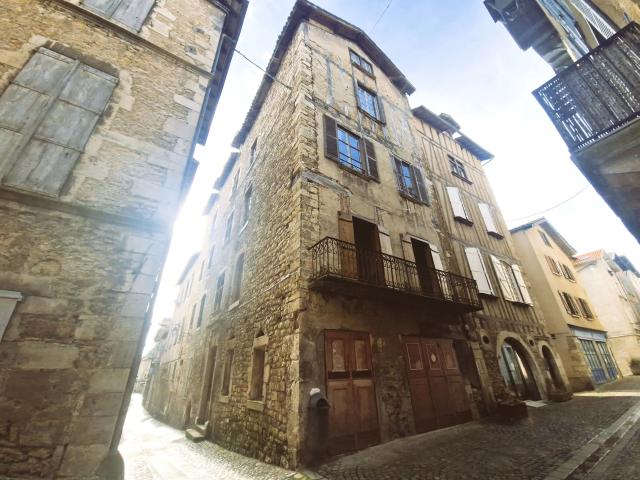 Maison 16 pièces 320 m²