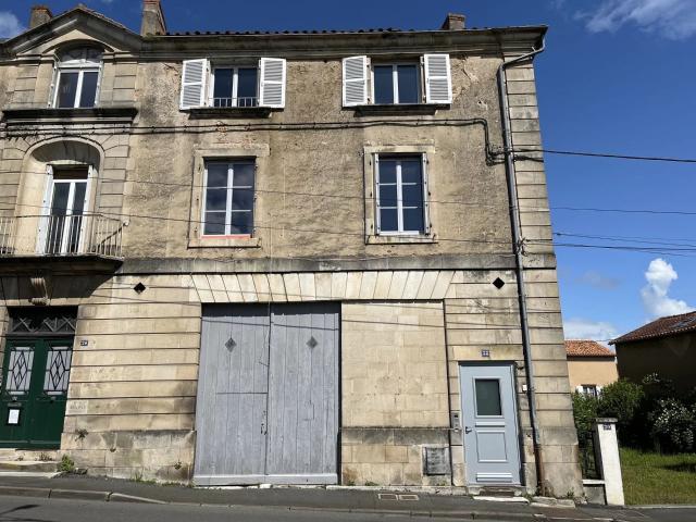 Maison 16 pièces 242 m²