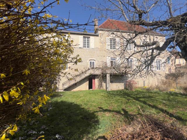 Maison 16 pièces 281 m²