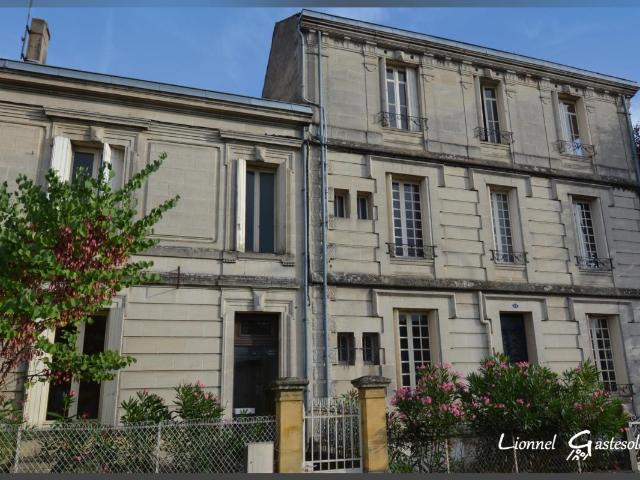 Maison 16 pièces 345 m²
