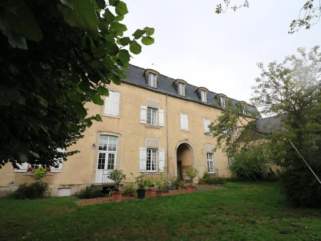 Maison 16 pièces 331 m²