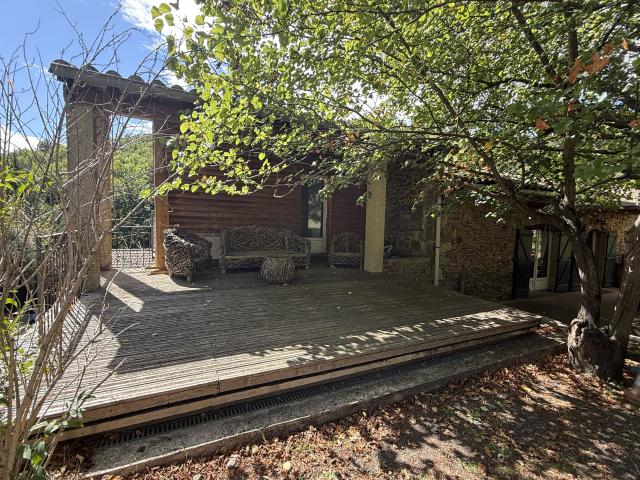 Maison 16 pièces 338 m²