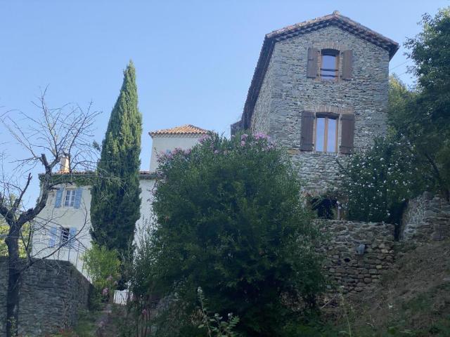 Maison 16 pièces 450 m²