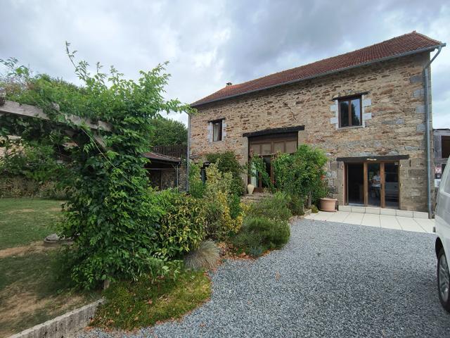 Maison 16 pièces 473 m²