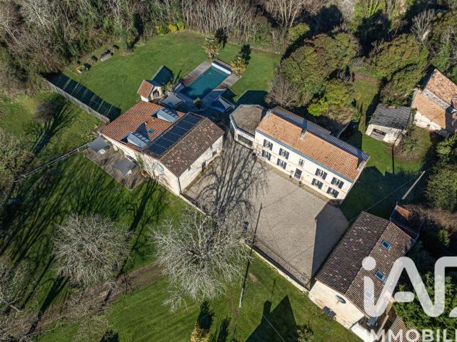 Maison 16 pièces 480 m²