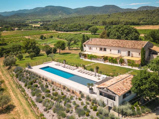 Maison 16 pièces 480 m²