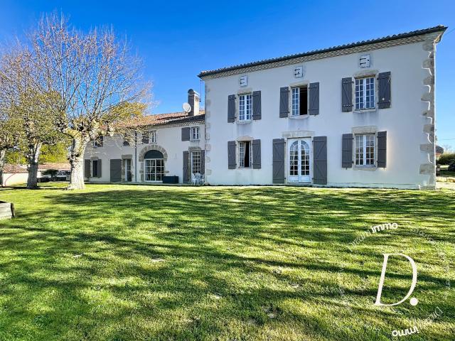Maison 16 pièces 494 m²
