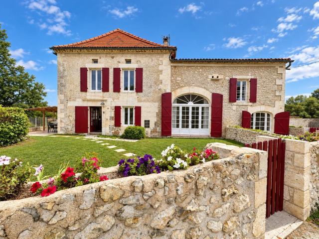 Maison 16 pièces 400 m²