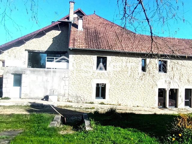 Maison 16 pièces 431 m²