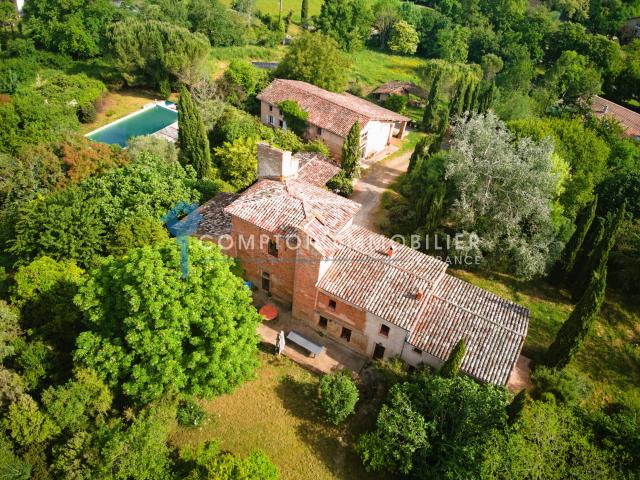 Maison 16 pièces 555 m²