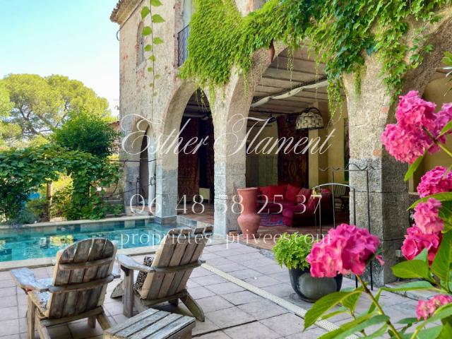 Maison 16 pièces 590 m²