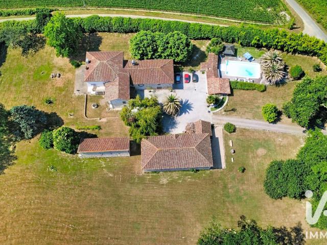 Maison 16 pièces 500 m²