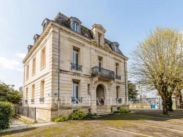 Maison 16 pièces 500 m²