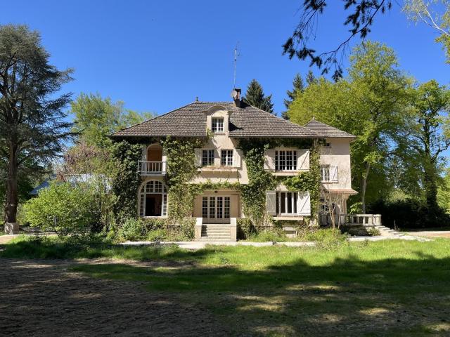 Maison 16 pièces 527 m²