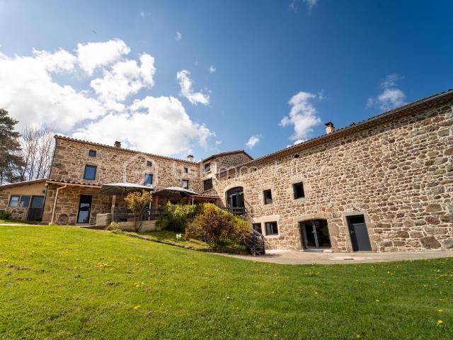 Maison 16 pièces 532 m²