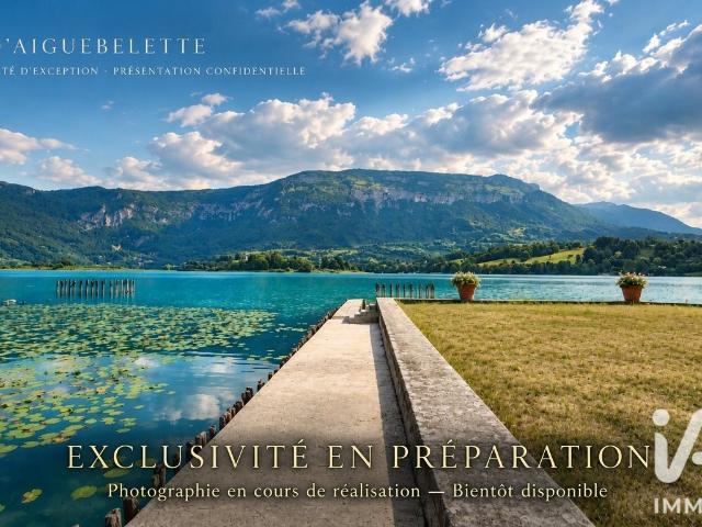 Maison 16 pièces 765 m²