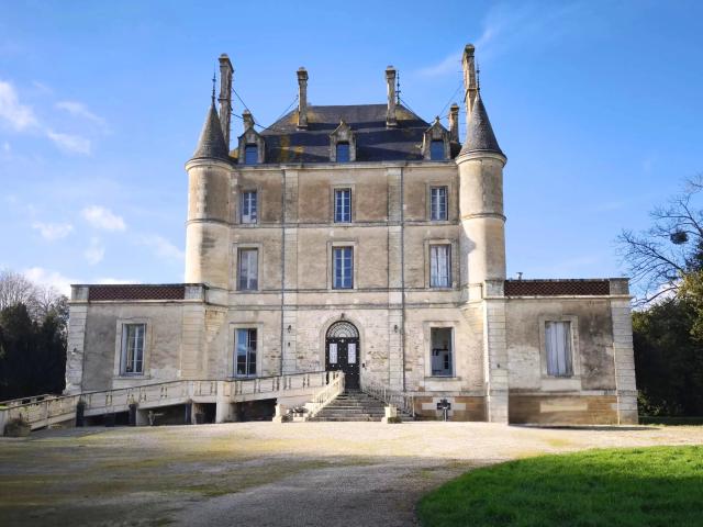 Maison 16 pièces 843 m²