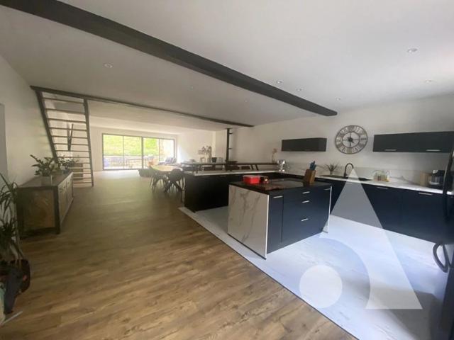 MAISON 176 M² 3 CHAMBRES GARAGE ET JARDIN