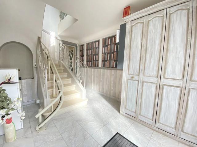 MAISON 177 m² habitables + atelier 18 m² + garage double 37 m² sur terrain 609 m²