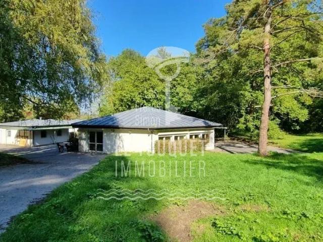 Maison 10 pièces 330 m²