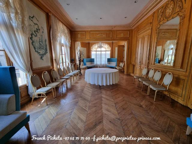 Maison 17 pièces 1 000 m²
