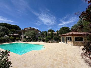 Maison 17 pièces 358 m²