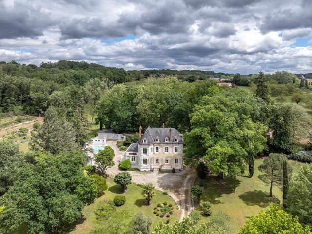 Maison 17 pièces 370 m²