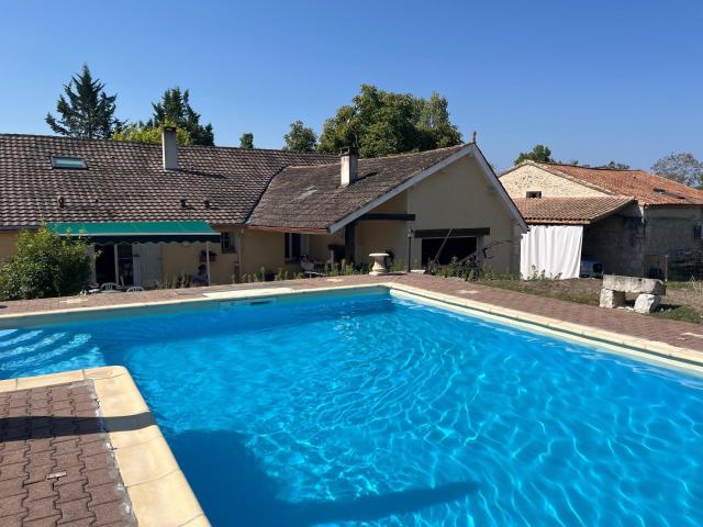 Maison 17 pièces 315 m²