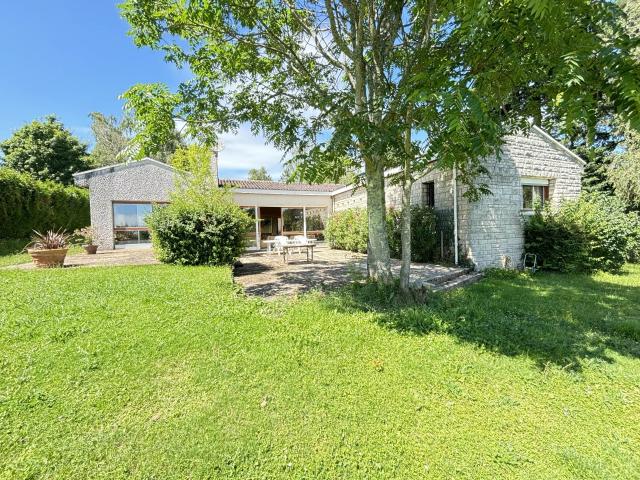 Maison 17 pièces 323 m²