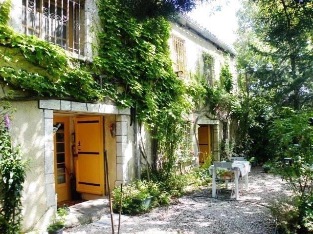 Maison 17 pièces 330 m²