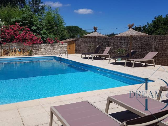 Maison 12 pièces 370 m²