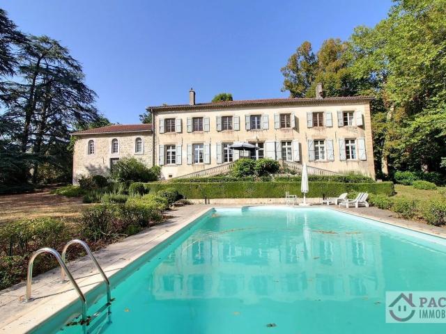 Maison 17 pièces 524 m²