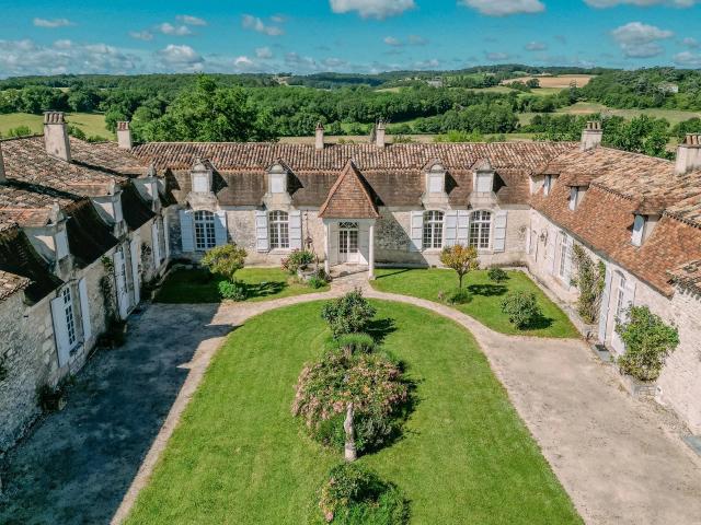 Maison 17 pièces 685 m²