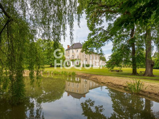 Maison 17 pièces 709 m²