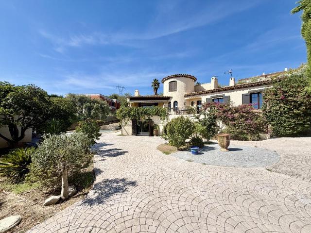 Maison 6 pièces 180 m²