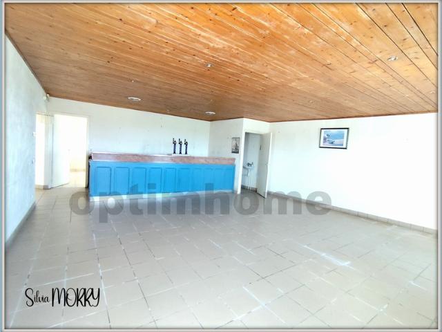 Maison 180 m² SAINT DERRIEN 29 ancien commerce, gros potentiel