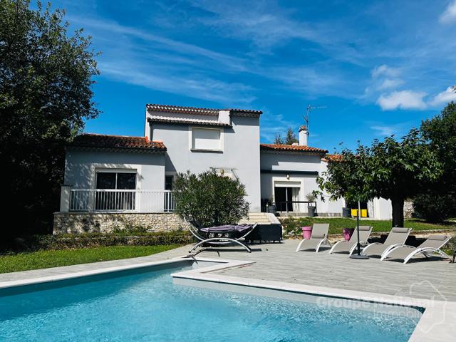 Maison 182 m2 4 chambres sur 3500m2 de terrain avec piscine