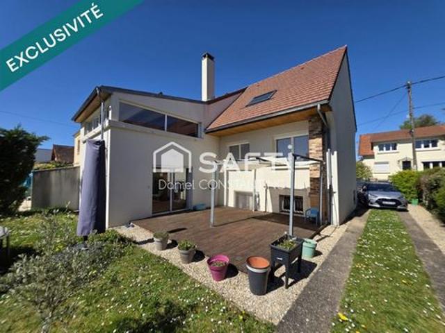 Maison 182 m², 4 Chambres sur Terrain de 517 m²