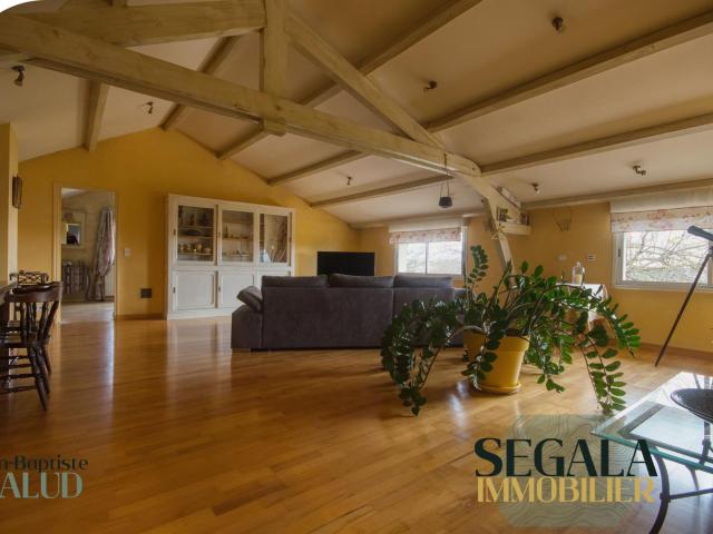 Maison 183 m2 sur 6171 m2 de terrain plat 180m² Saint Jean de Marcel