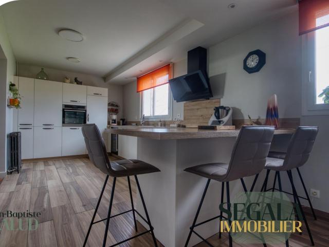 Maison 183 m2 sur 6171 m2 de terrain plat 180m² Saint Jean de Marcel